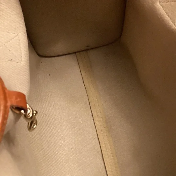 DOONEY & BOURKE BLACK & TAN SHOULDER BAG. VERY CLEAN! ALMOST LIKE NEW - Picture 9 of 15